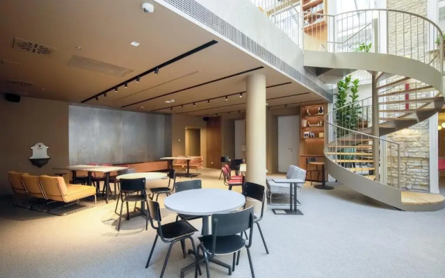 Maverick Athenaeum Hotel