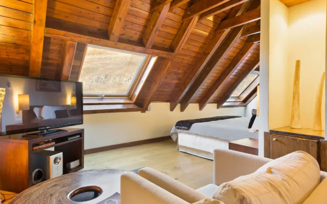 Premium Occitania Double Suite with Valley View - Photo 3