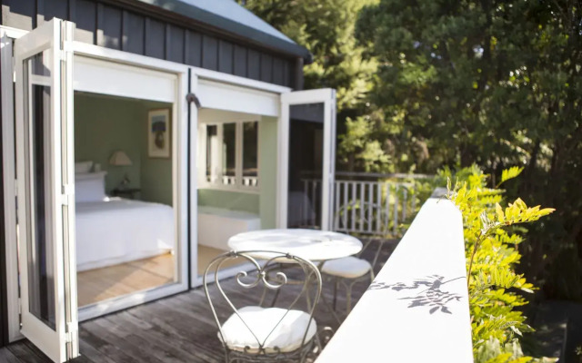 970 Lonely Bay Lodge