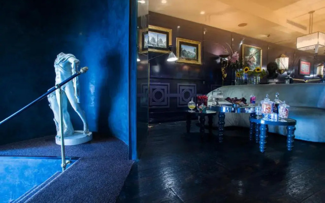 HT6 Hotel
