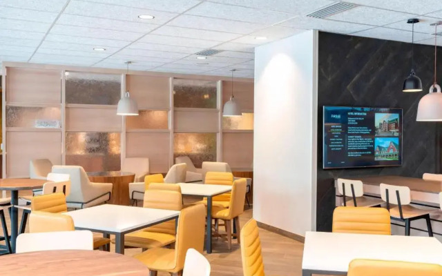 Fairfield Inn & Suites by Marriott Fair Oaks Farms