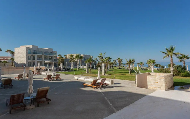 Amphora Hotel & Suites
