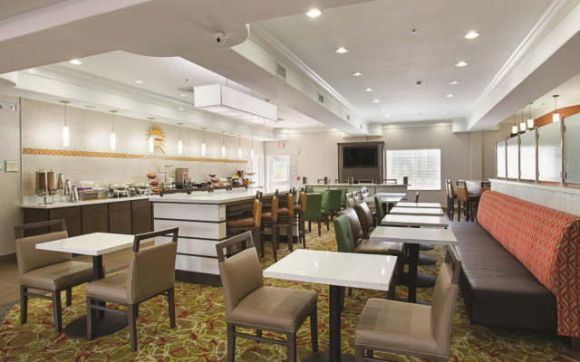 La Quinta Inn & Suites by Wyndham Houston Channelview