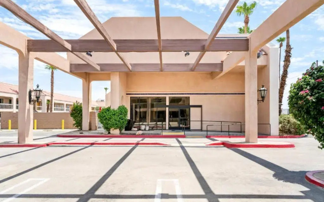 Signature Inn Hotel