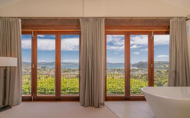 Shakespeare Cliff Lodge