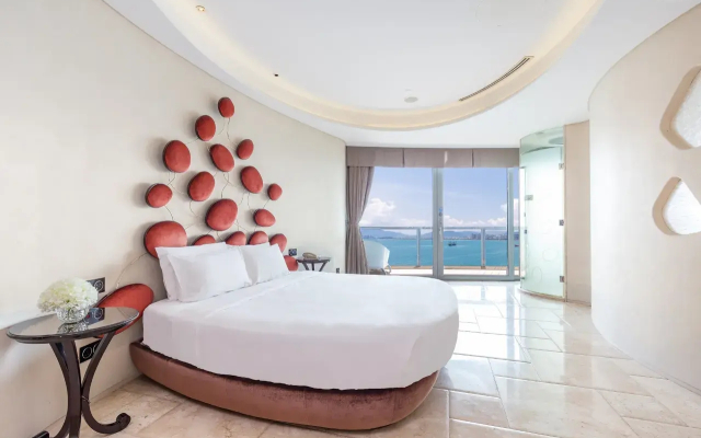 Phoenix Island Supreme Seaview Holiday Hotel