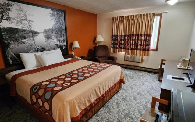 Hotel Iron Mountain Inn & Suites