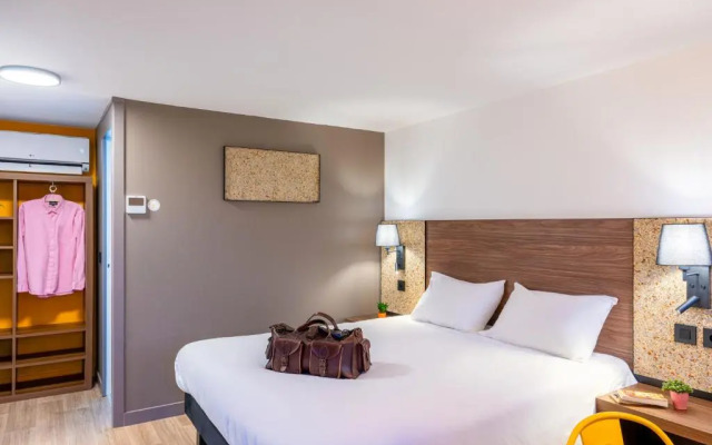 greet Hotel Chatellerault