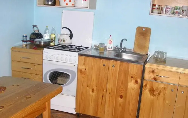 Uyutnyij Dvorik Guest House
