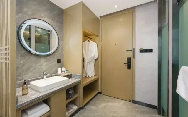 Urumqi Yinggang Hotel