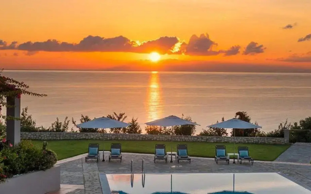 Blue Jasmine Hotel