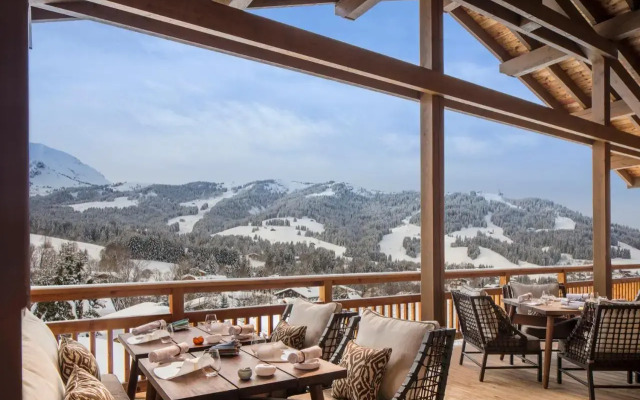 Отель Four Seasons Hotel Megeve