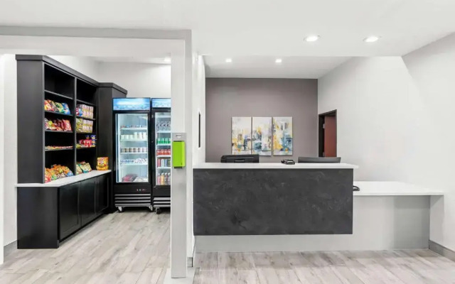 Best Western Palace Inn & Suites