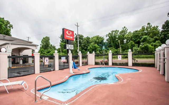 Memorylane Inn & Suites