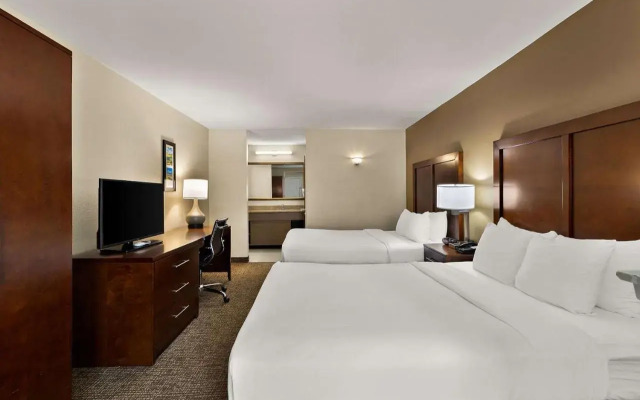 Comfort Inn & Suites Sequoia/Kings Canyon