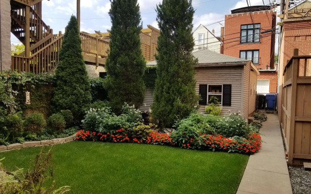 Chicago Guest House on Henderson Street