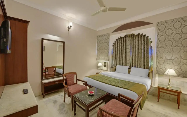 Hotel Raj Palace