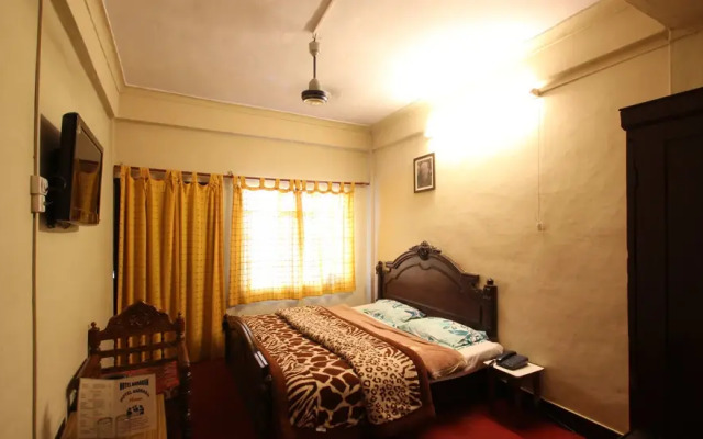 Hotel Adarsh