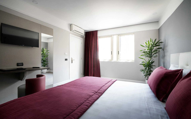 Отель Varese Roma