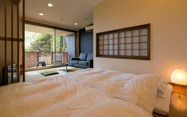 Ryokan pebble Takashima