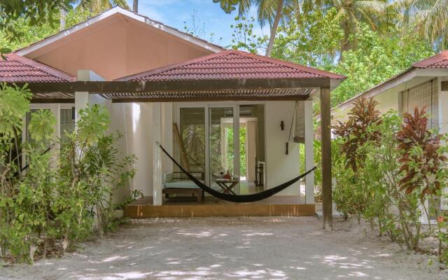 Holiday Inn Resort Kandooma Maldives - Kids Stay & Eat Free and DIVE FREE for Certified Divers for a minimum 3 nights stay