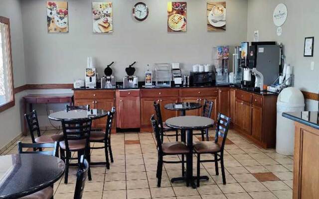 Hometown Inn & Suites