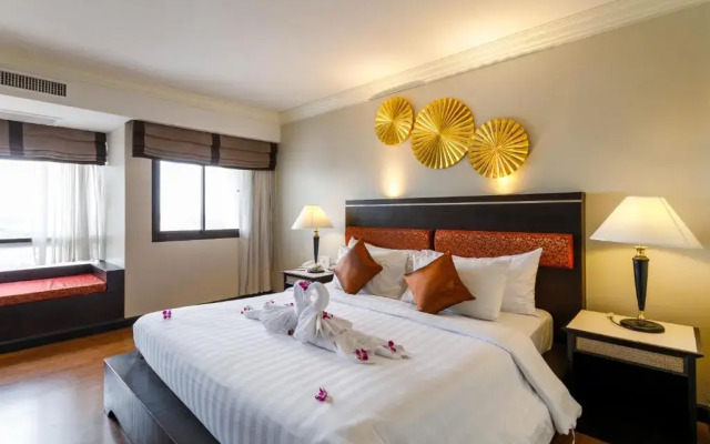 Amora Hotel Tapae Chiang Mai