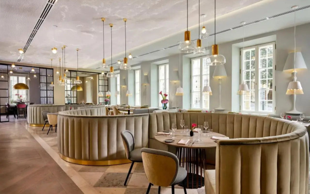 Hotel Verte, Warsaw, Autograph Collection