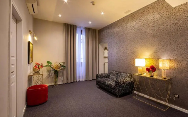 Maxim Axial Hotel