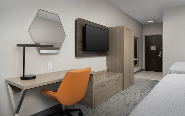 Holiday Inn Express & Suites Knoxville-Clinton by IHG