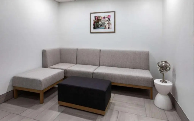 La Quinta Inn & Suites by Wyndham Meridian