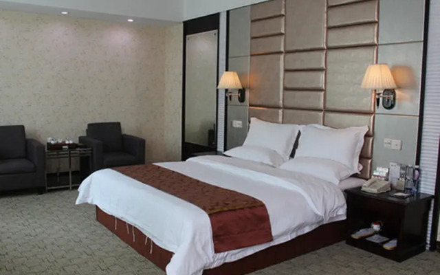 Atour Hotel (Fuzhou Wusi Road Shudou Subway Station)