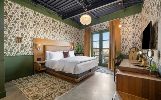 The Frances Modern Inn