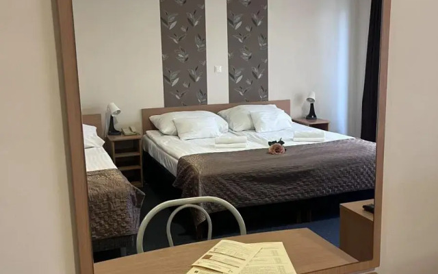 Rose City Hotel