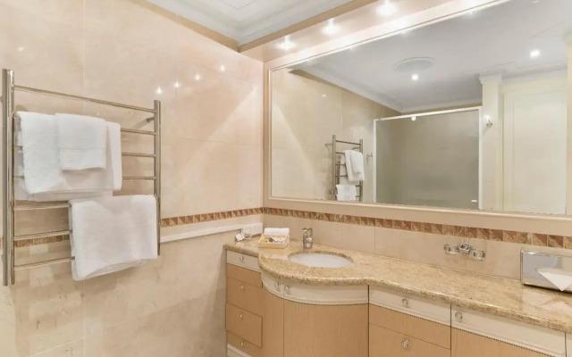 The Peninsula Riverside Serviced Apartments
