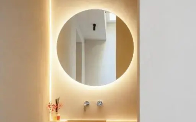 C10 Boutique Hotel