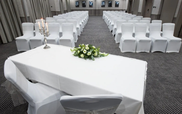 Doubletree By Hilton Edinburgh Airport
