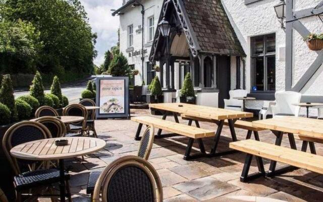 De Trafford Arms