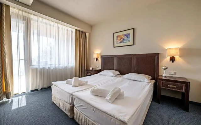 Lotos Hotel - Riviera Holiday Club