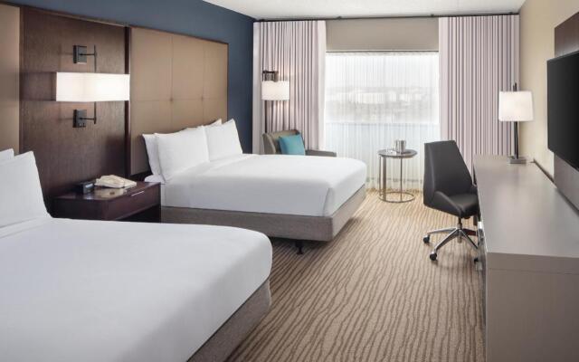 DoubleTree by Hilton Hotel Newark Airport