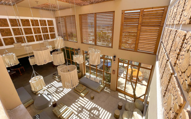 The Breakers Diving & Surfing Lodge