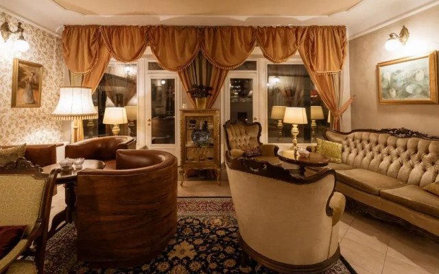 Allegro Hotel