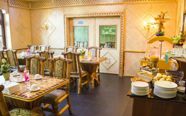 Hotel & Restaurant Asia New World