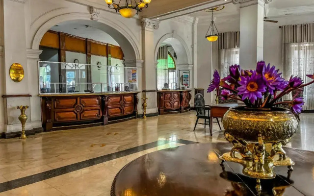 Queen's Hotel