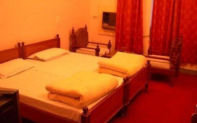 Hotel Padmini Nivas