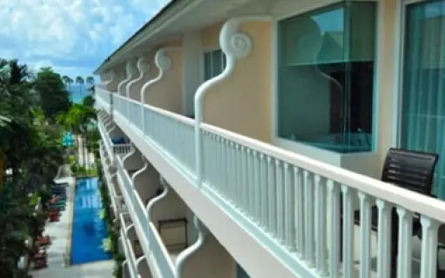 Baan Karonburi Resort