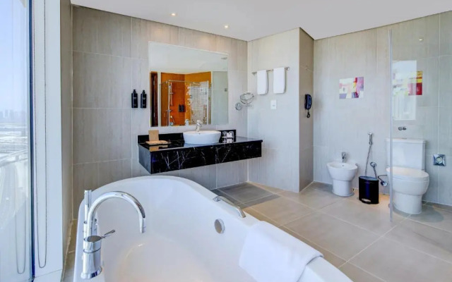 Отель Millennium Central Downtown