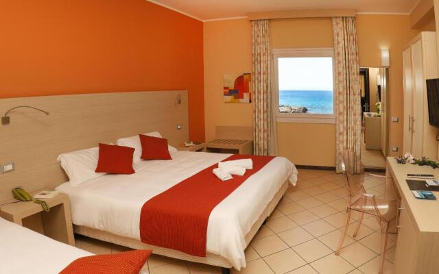 Janus Hotel