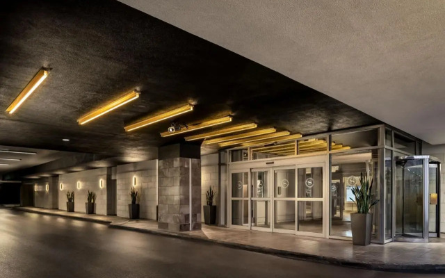 Le Centre Sheraton Montreal Hotel