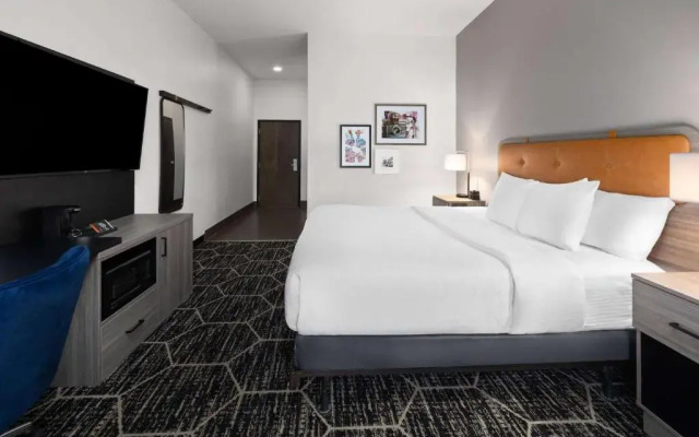 La Quinta Inn & Suites by Wyndham Meridian